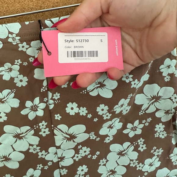 Honolulu Shorts - Picture 12 of 14